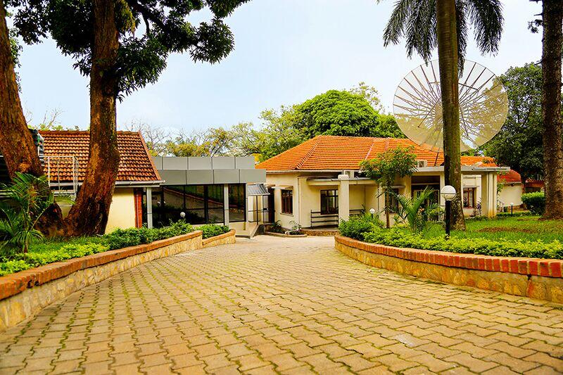 ASJ Eye Hospital building exterior